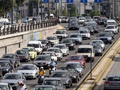 O οικονομολόγος που βάζει τα γυαλιά στον Υπουργό με απλά μαθηματικά…